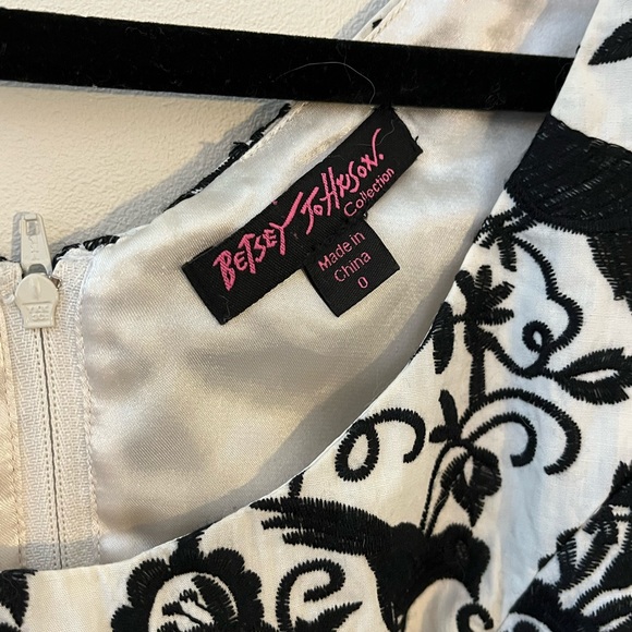 Embroidered Betsey Johnson VINTAGE - Picture 4 of 4